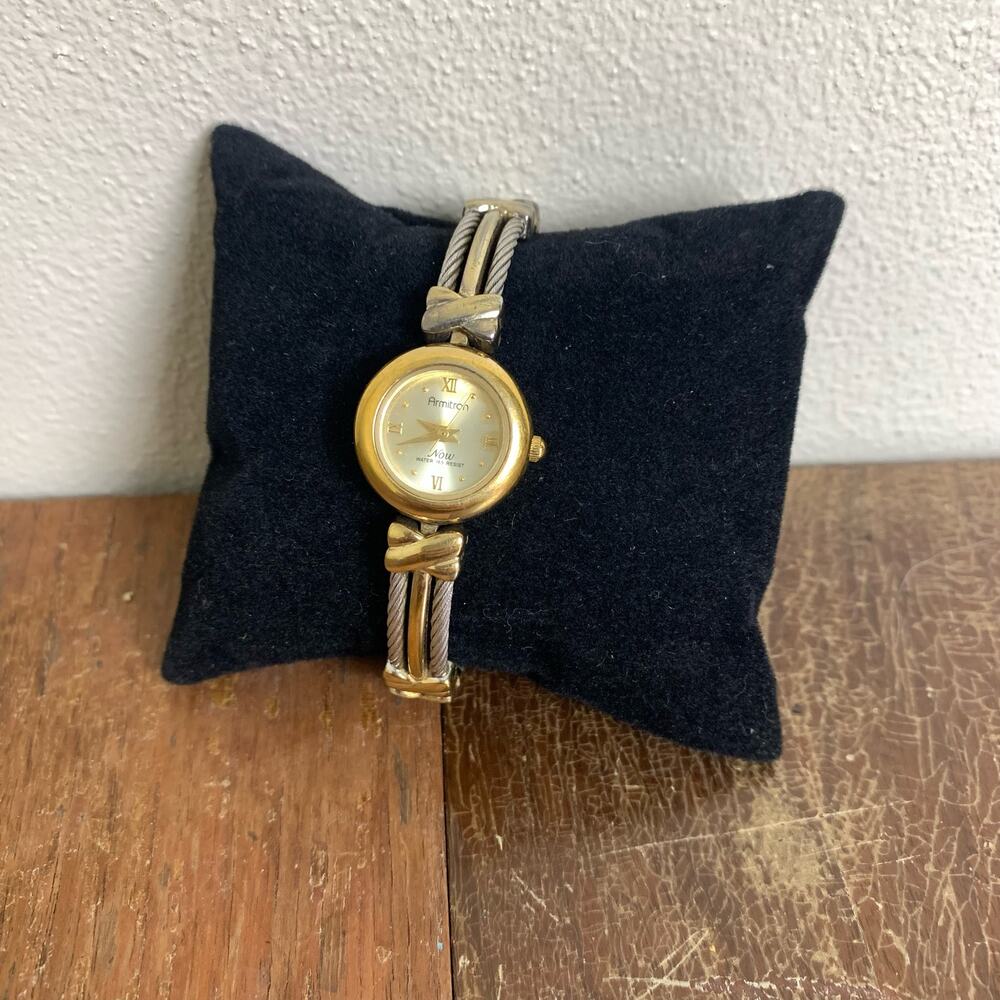 Armitron Vintage Gold‎ Stainless Steel Silver Fixed band analog Wristwatch
